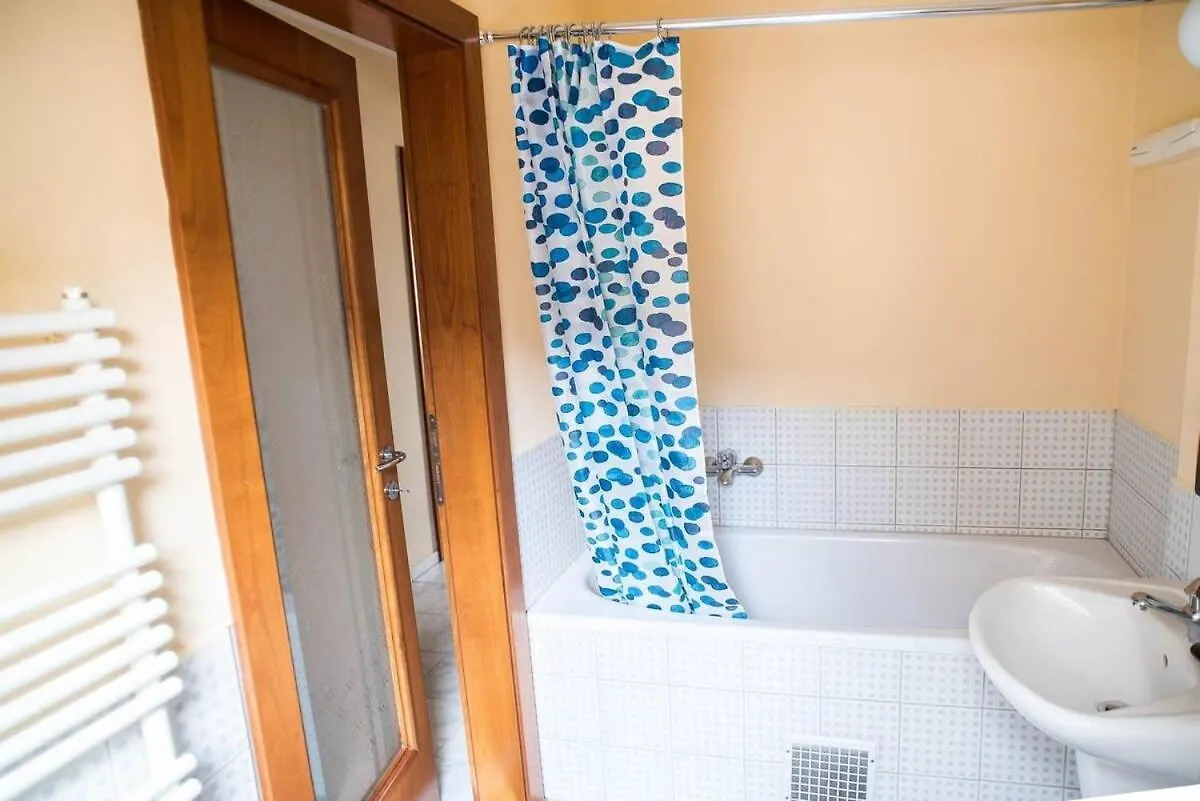 4-Room Home With Aircon And Balcony Free Parking Budapest Hungary