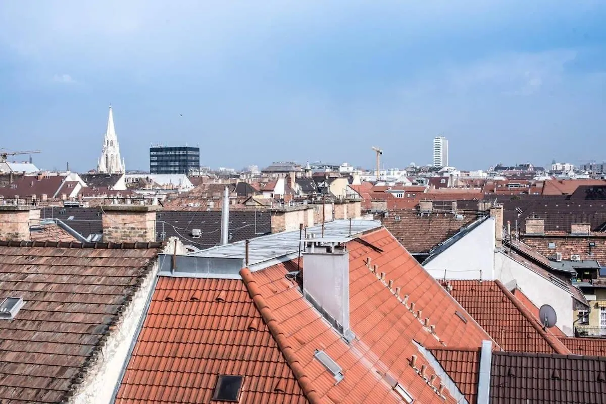 4-Room Home With Aircon And Balcony Free Parking Budapest 0*,  Hungary