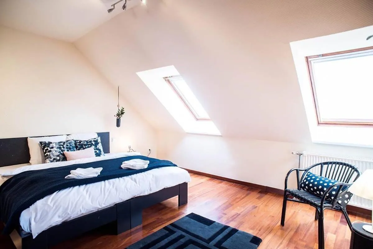 4-Room Home With Aircon And Balcony Free Parking Budapest Hungary